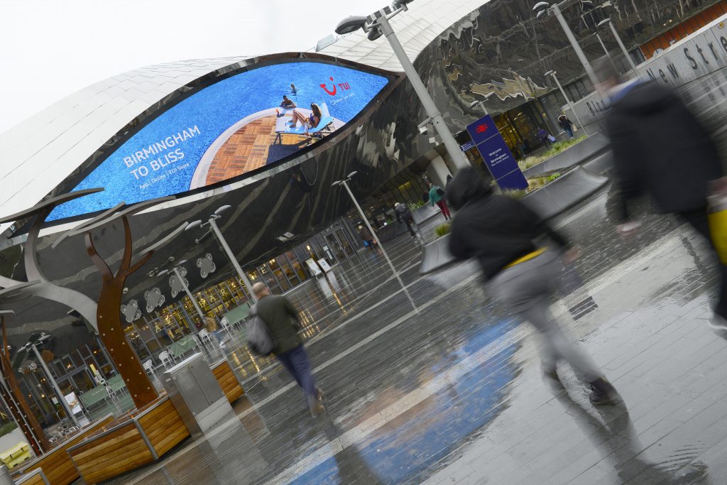 media-eye-01b-F0219-tui