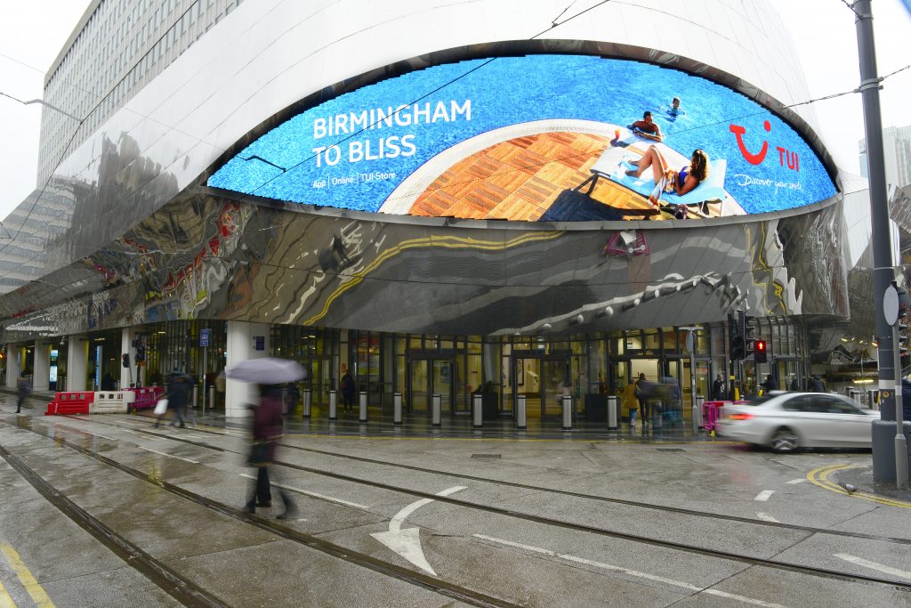 media-eye-03-F0219-tui