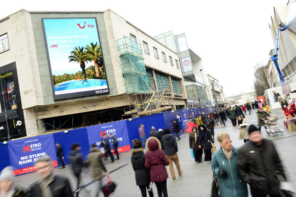 new-street-01-B0219-tui