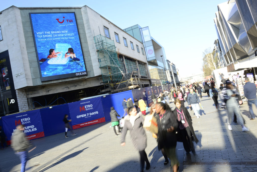 new-street-01-F0319-tui