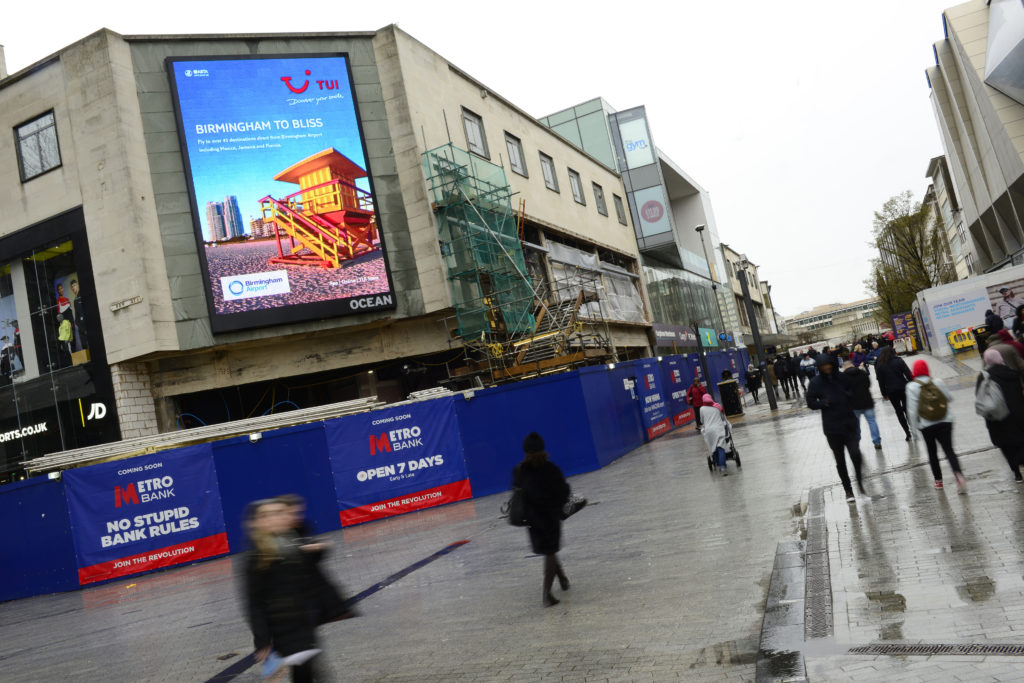 new-street-01-M0319-tui