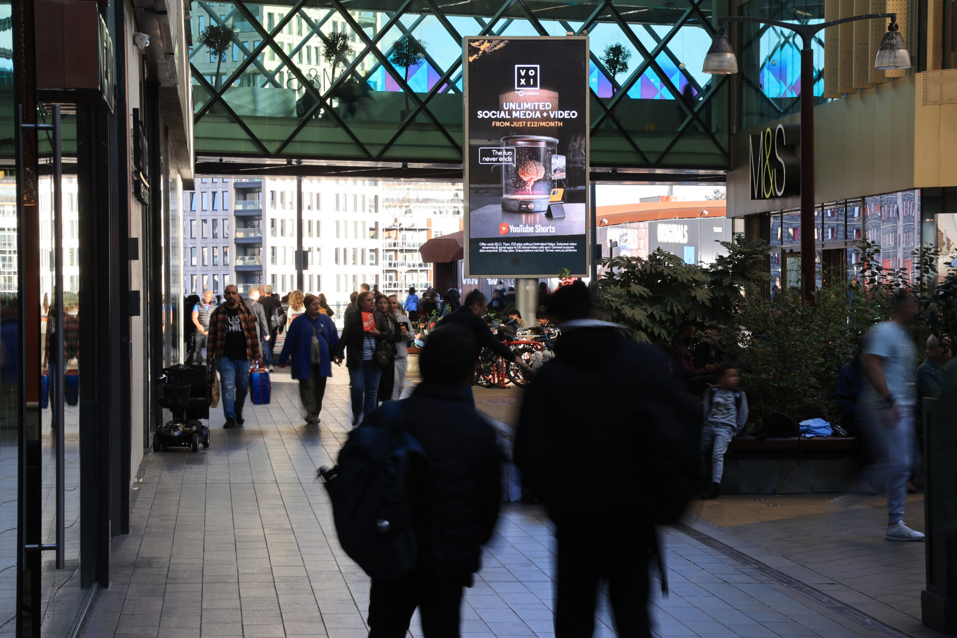 Vodafone, StreetTotem, Oct '23 1