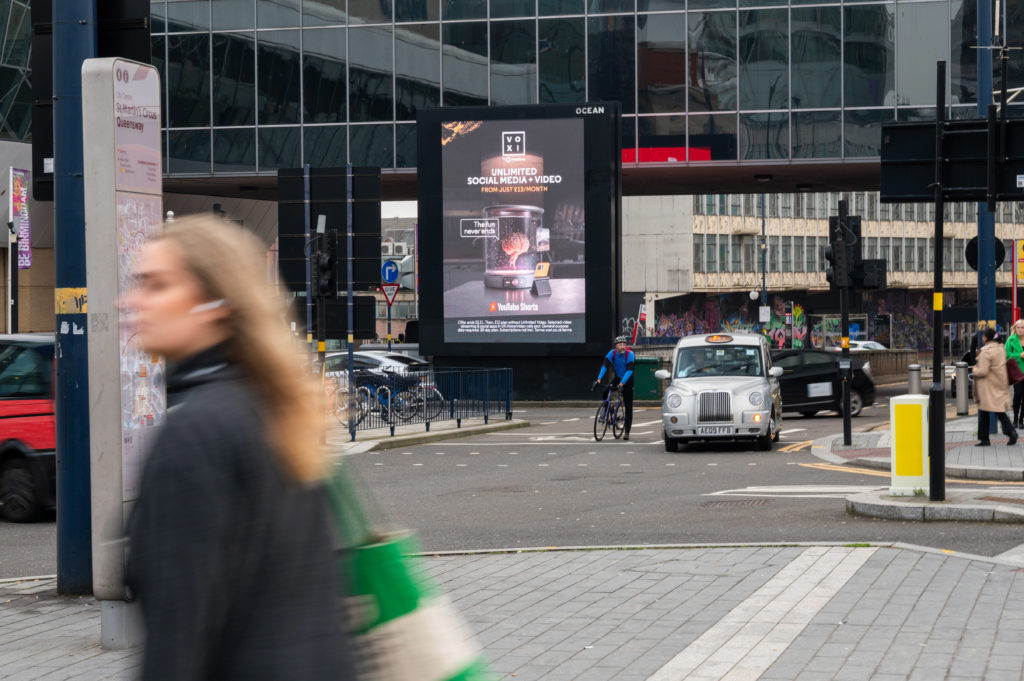 Voxi, Grand-Central, Oct- 23 -245