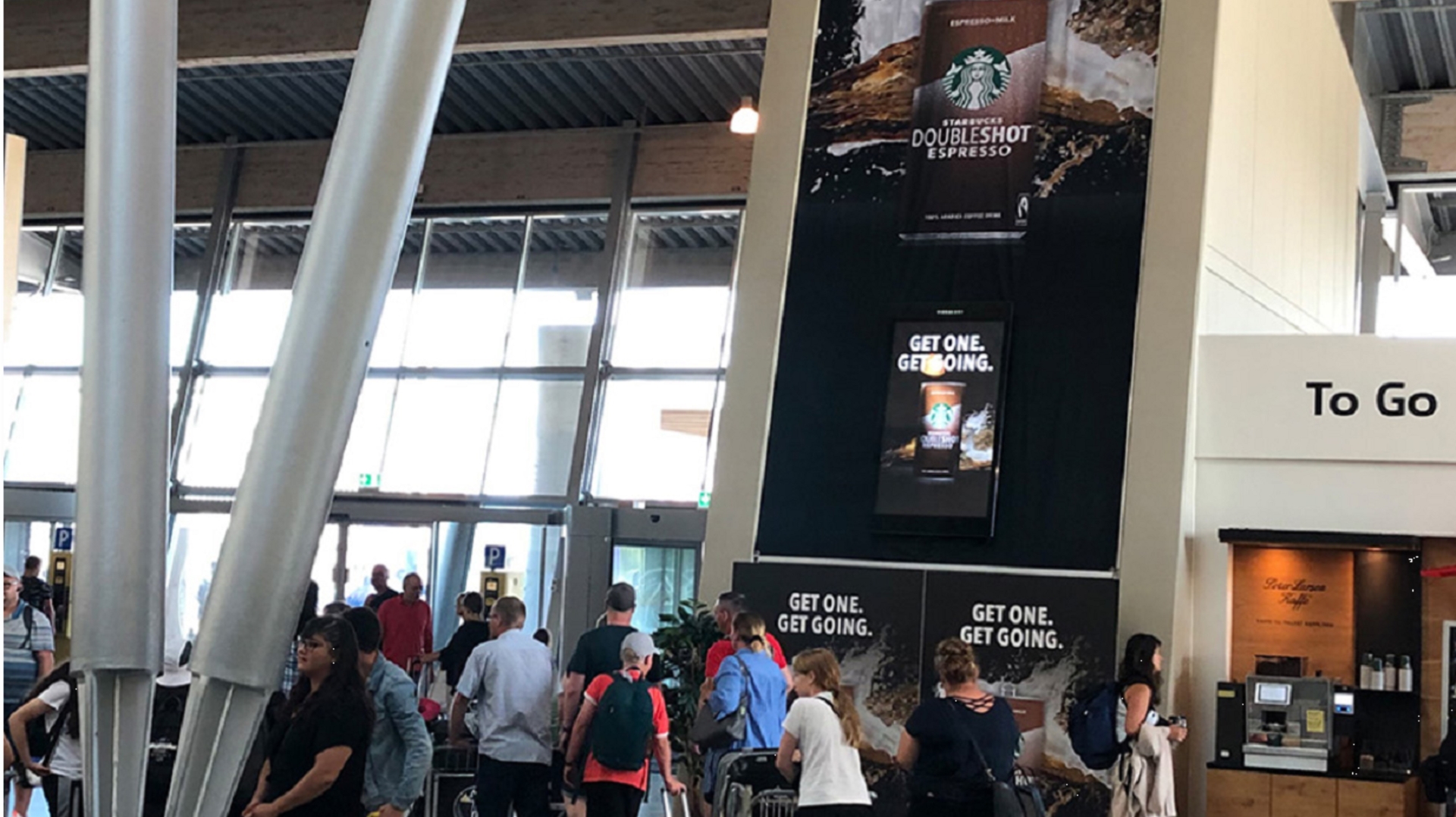 ARRIVAL WALL INCL SCREEN 65