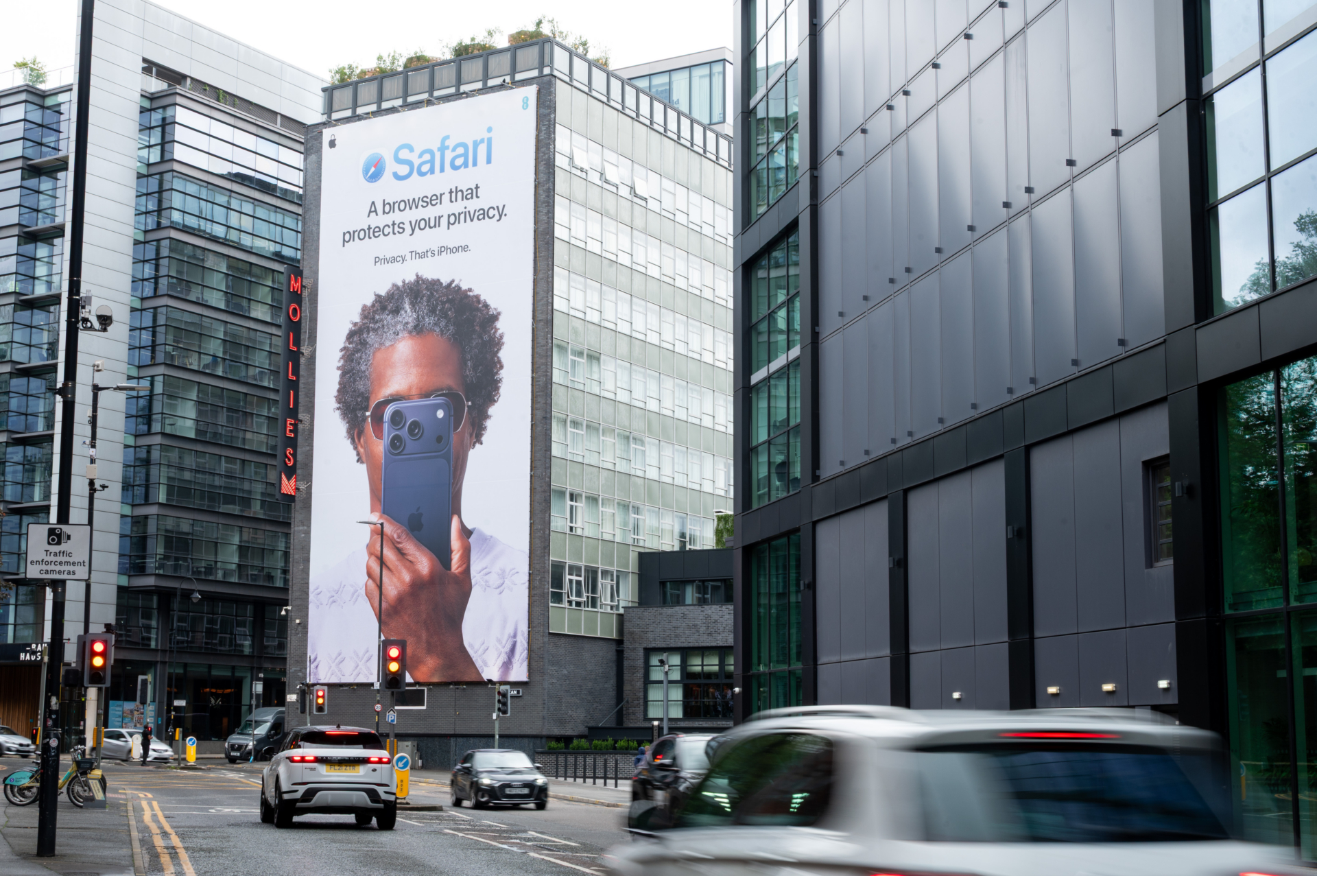 Apple-Spinningfields-June-26-1
