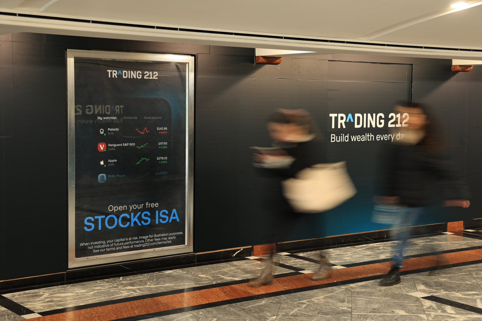 Trading212-CannaryWharfTunnelWrap-Mar-26-11