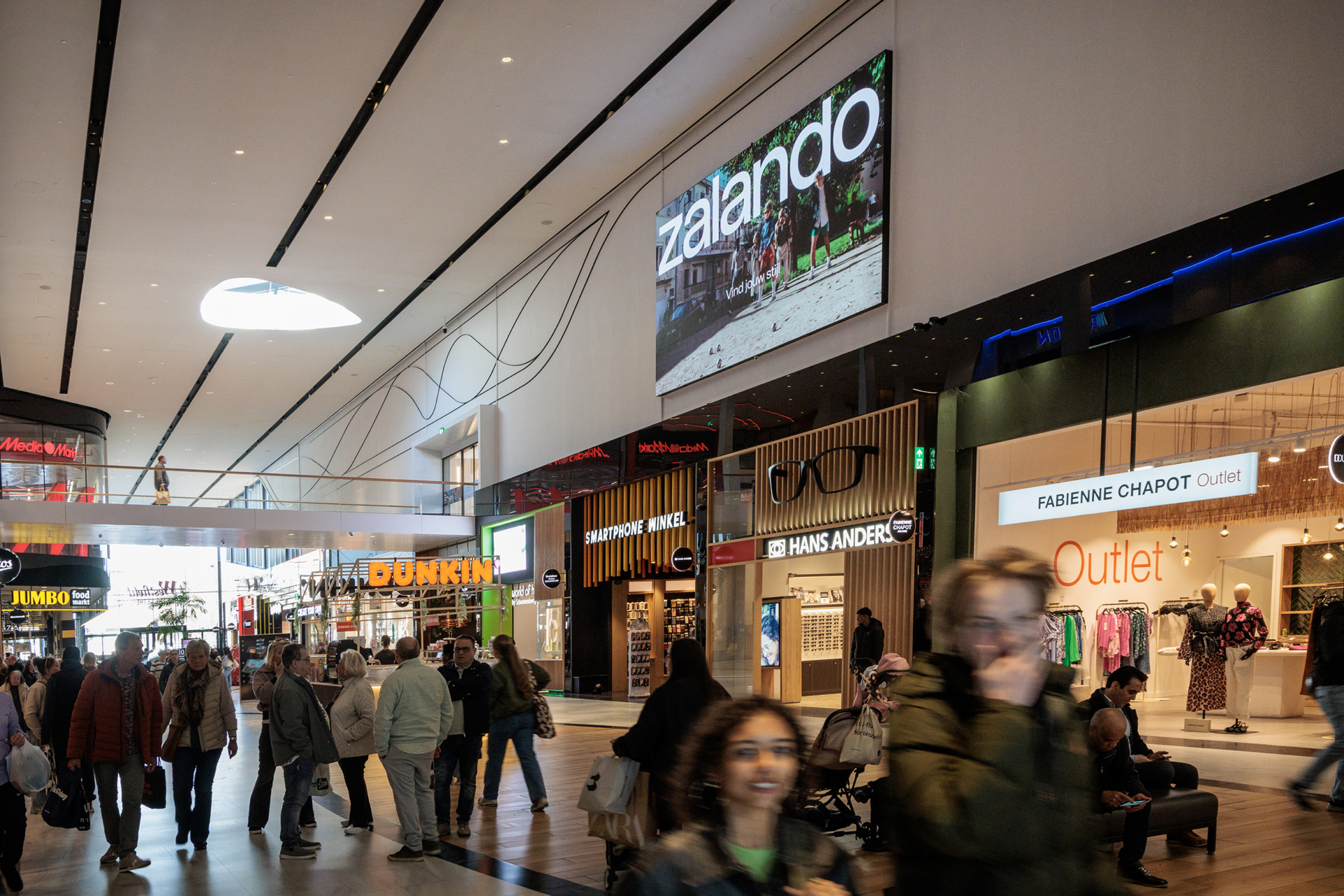 Ocean Outdoor_Leidschendam_Westfield_The Skywall_Zalando_HR1