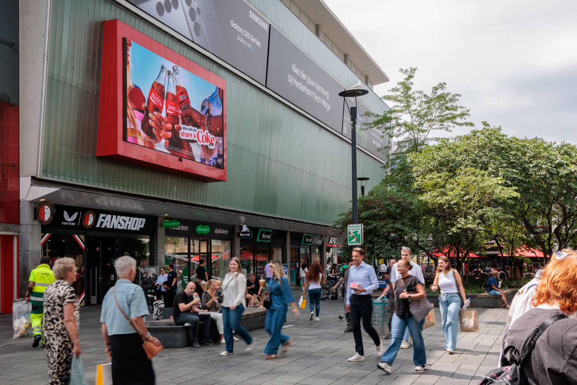 OceanOutdoor_Rotterdam_Binnenwegplein_CocaCola_HR1