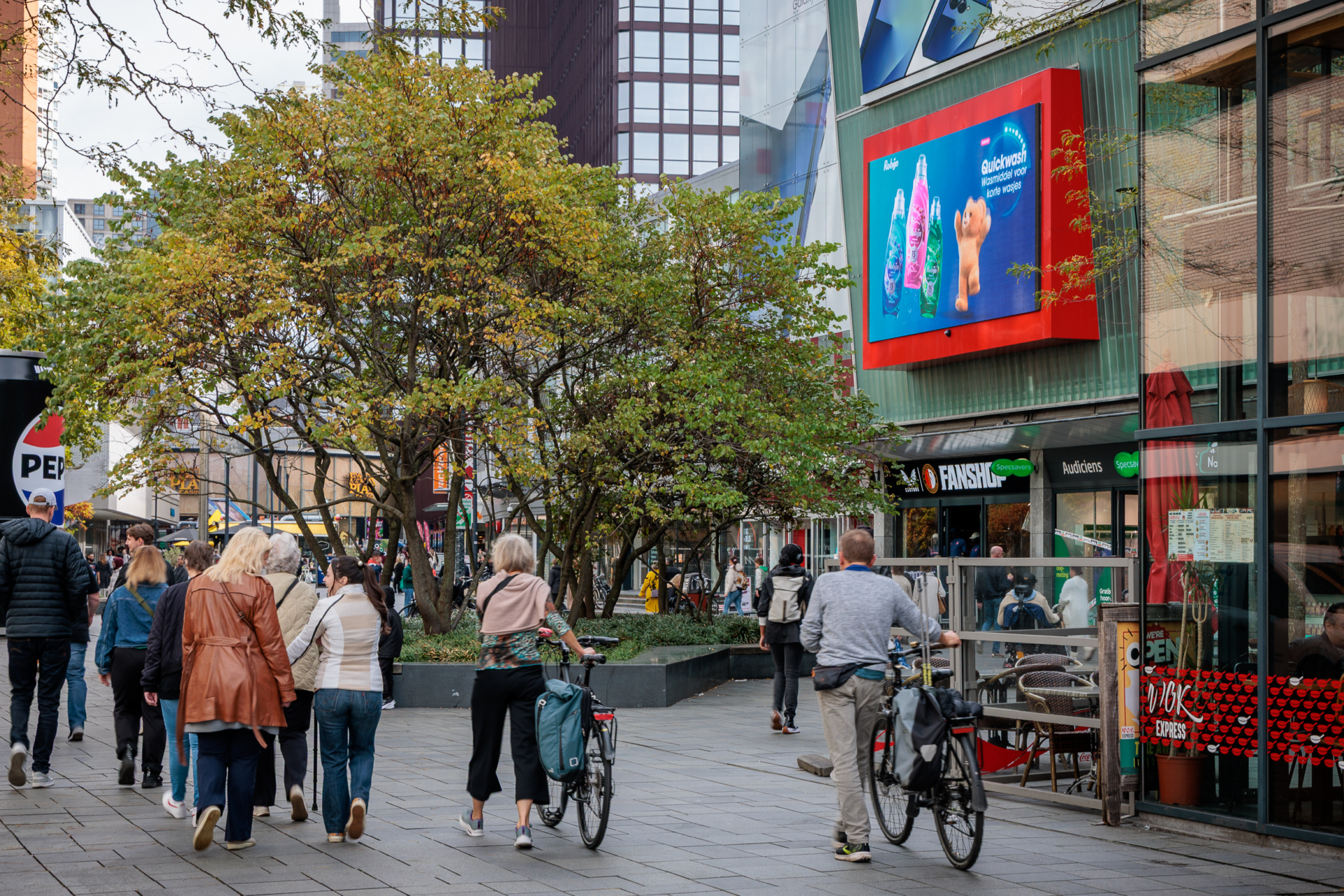 OceanOutdoor_Rotterdam_Binnenwegplein_Robijn_HR1