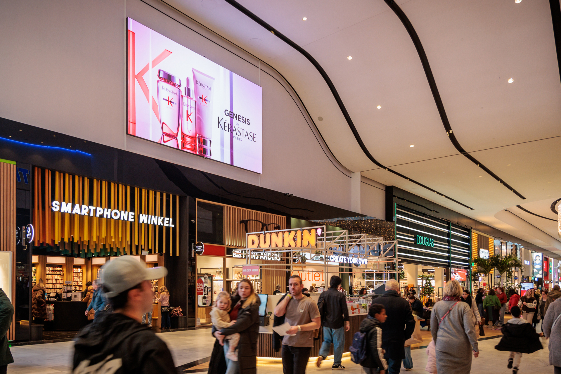 OceanOutdoor_Westfield_Skywall_Loreal_HR1