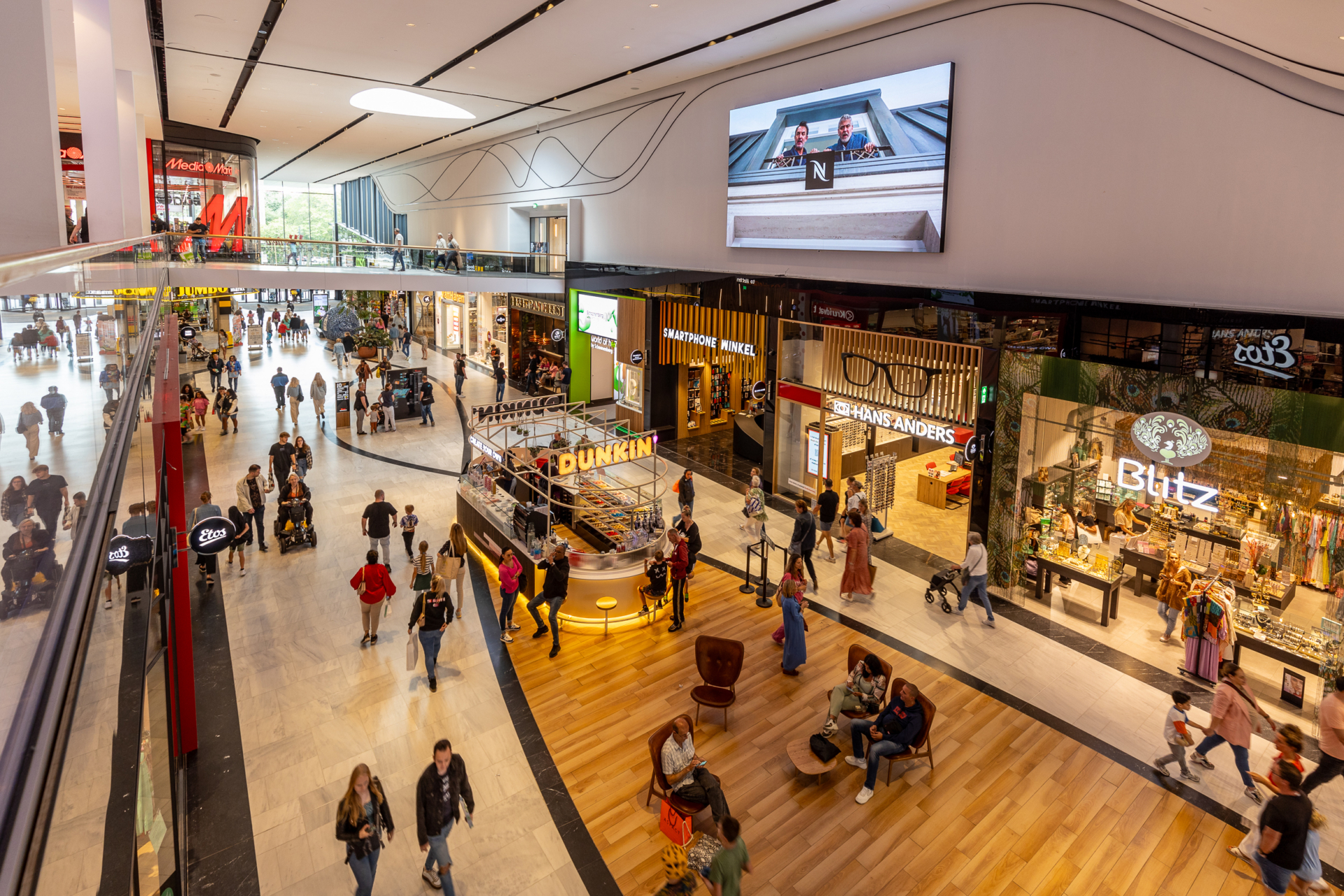 OceanOutdoor_Westfield_Skywall_Nespresso_HR1