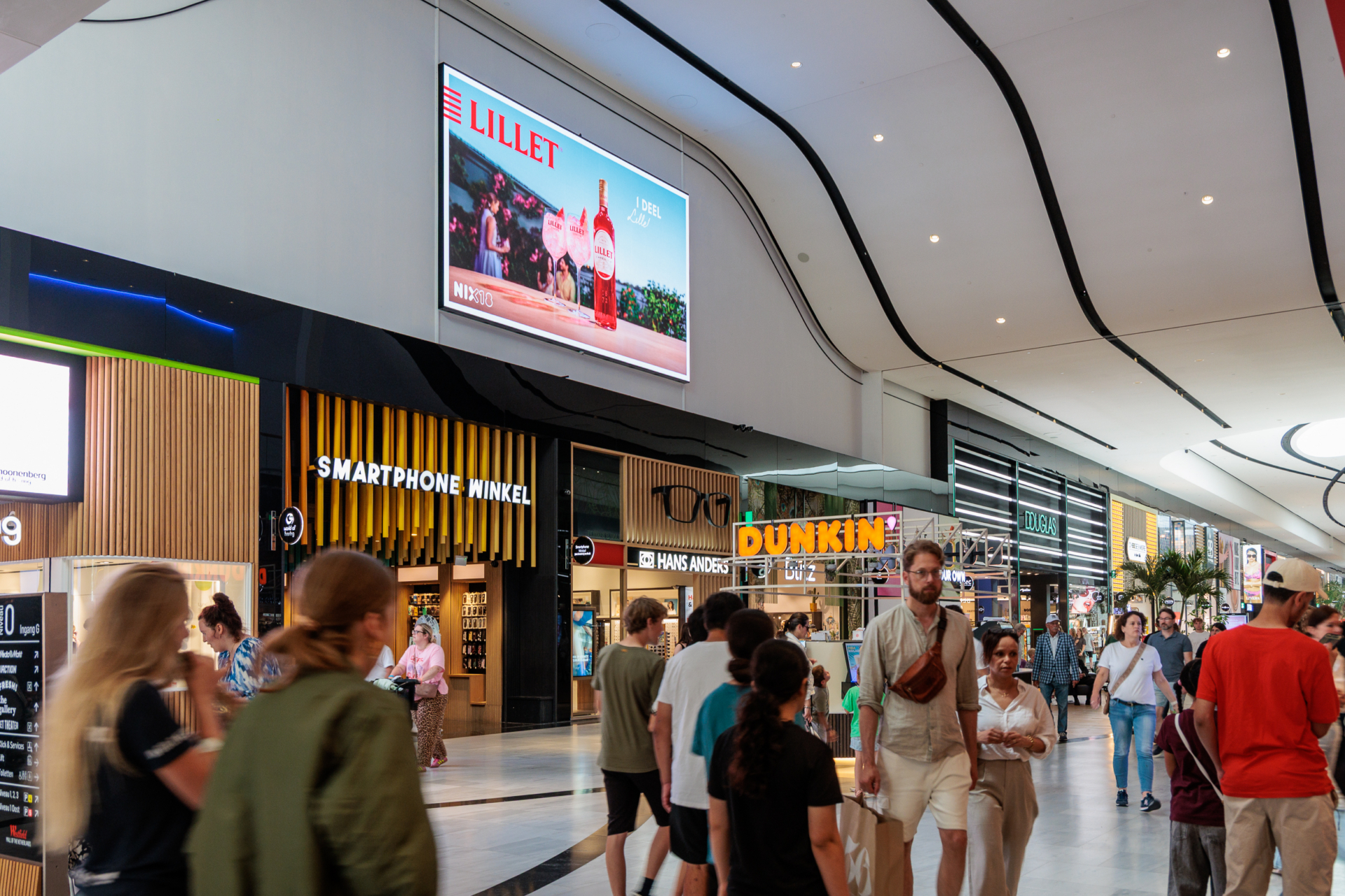 OceanOutdoor_Westfield_Skywall_PernodRicard_HR2