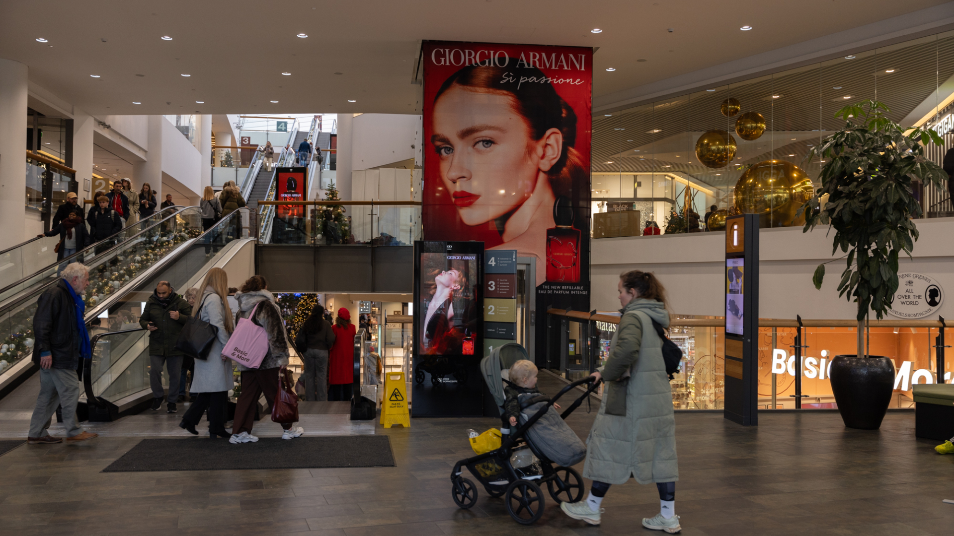 Armani_Mall_027