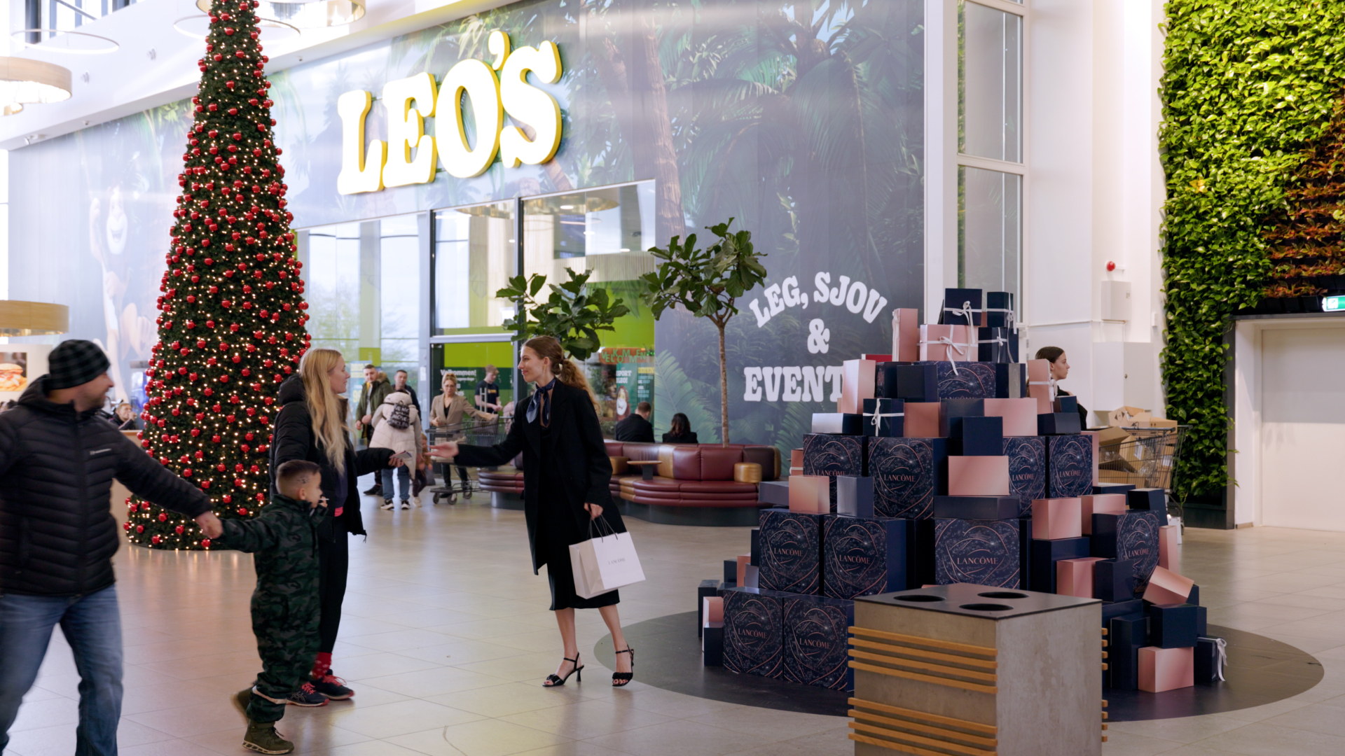 HCR_6645.00_00_29_01.Still004