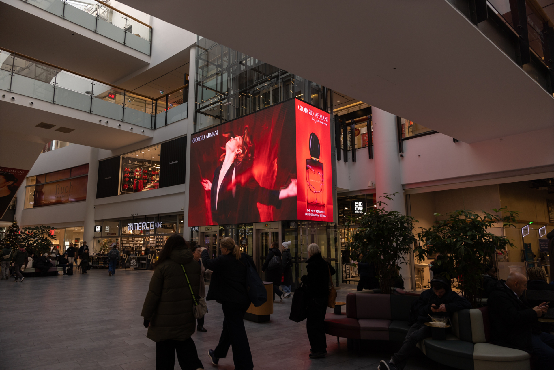 Armani_Mall_02