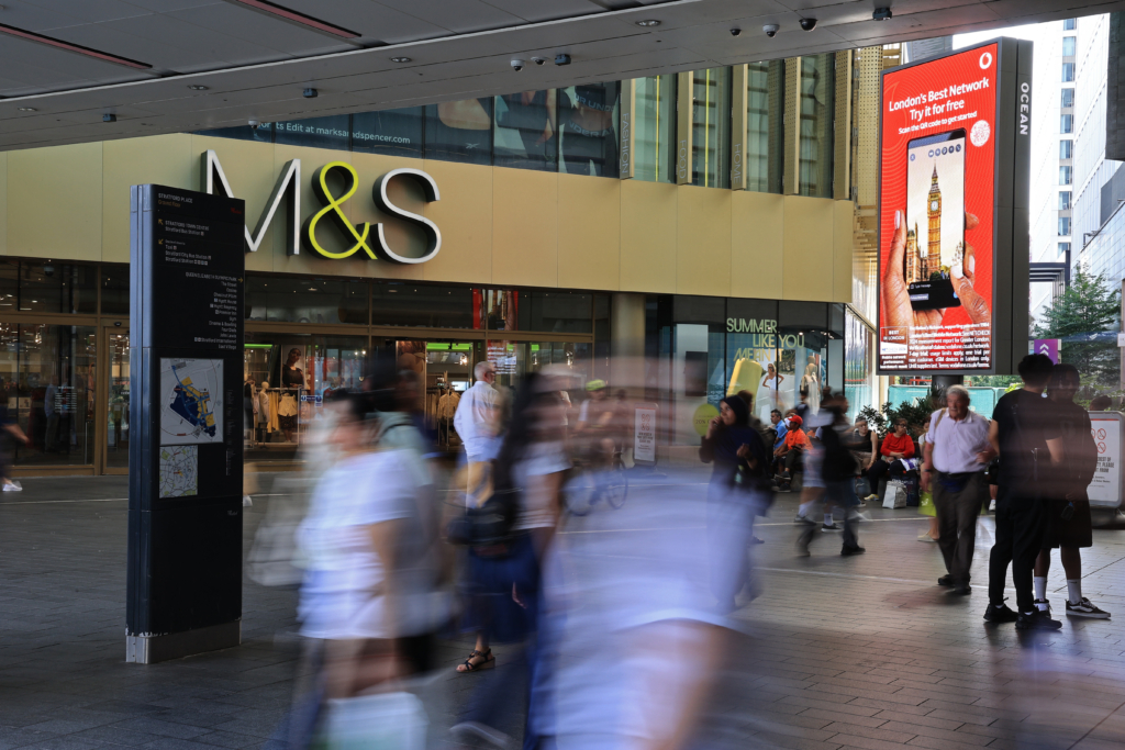 Vodafone, StreetTotem, Jun '25 5