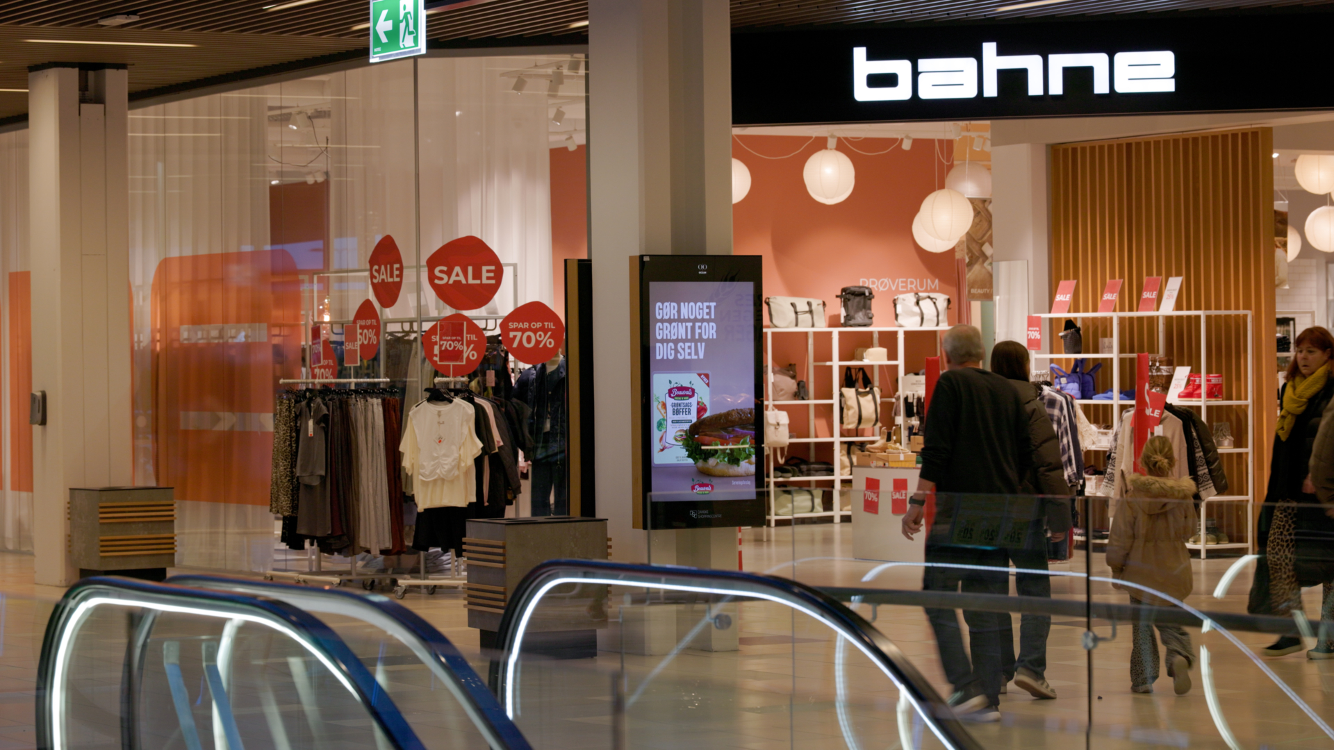 HCR_4418.00_04_01_17.Still001