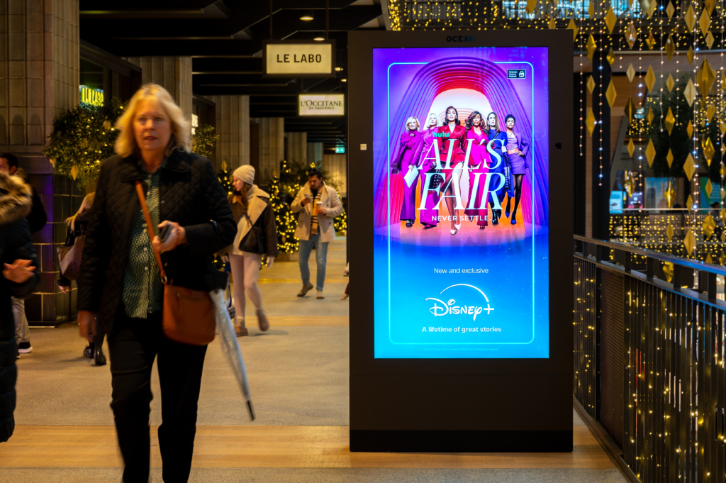 Disney, Battersea, Nov-25-33