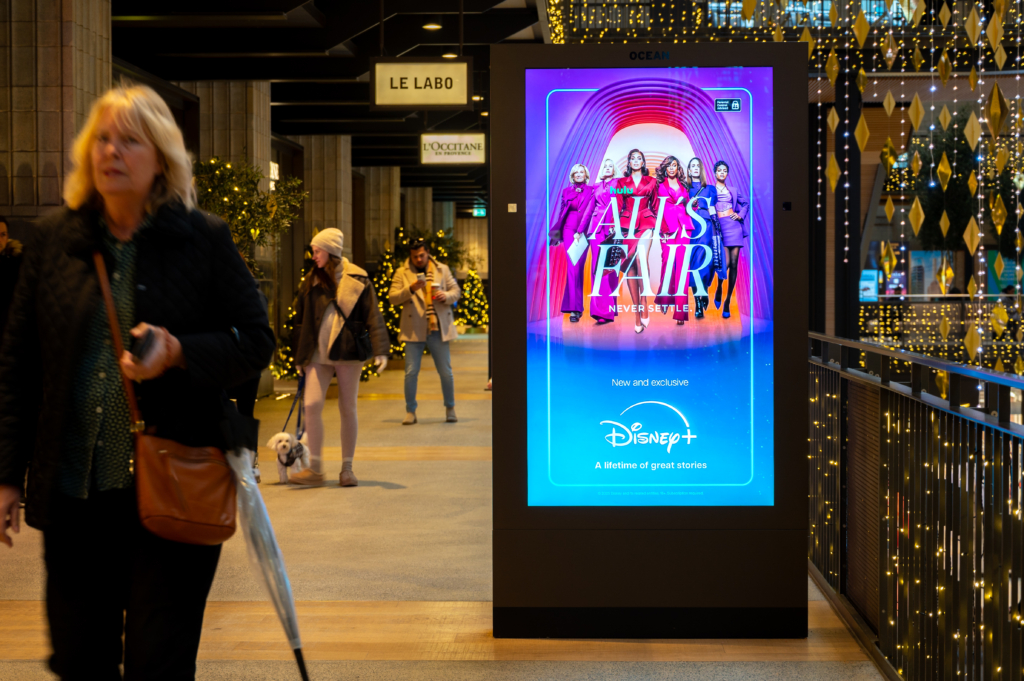 Disney, Battersea, Nov-25-34