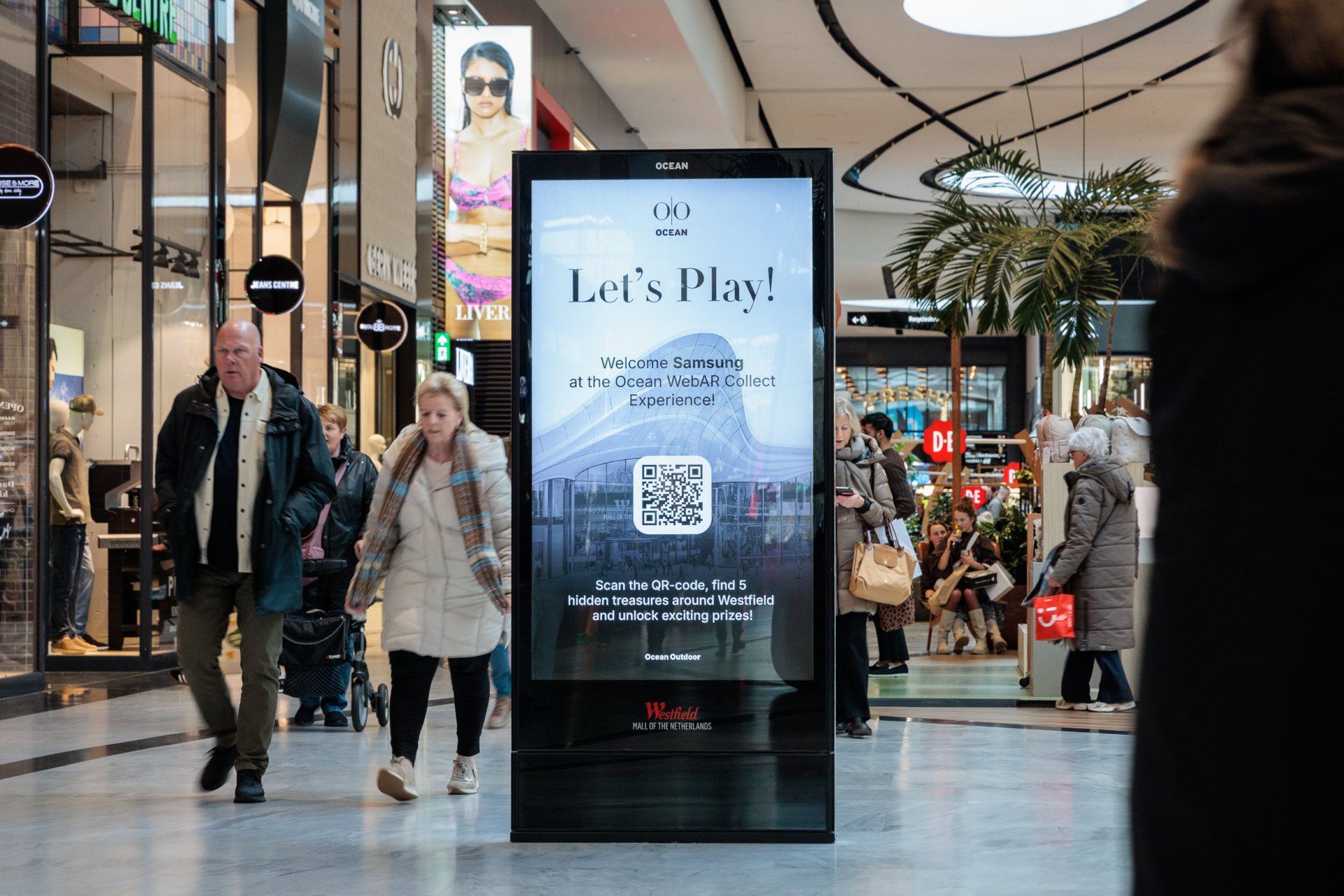 OceanOutdoor_Westfield_Totems_SamsungWebAR_HR1
