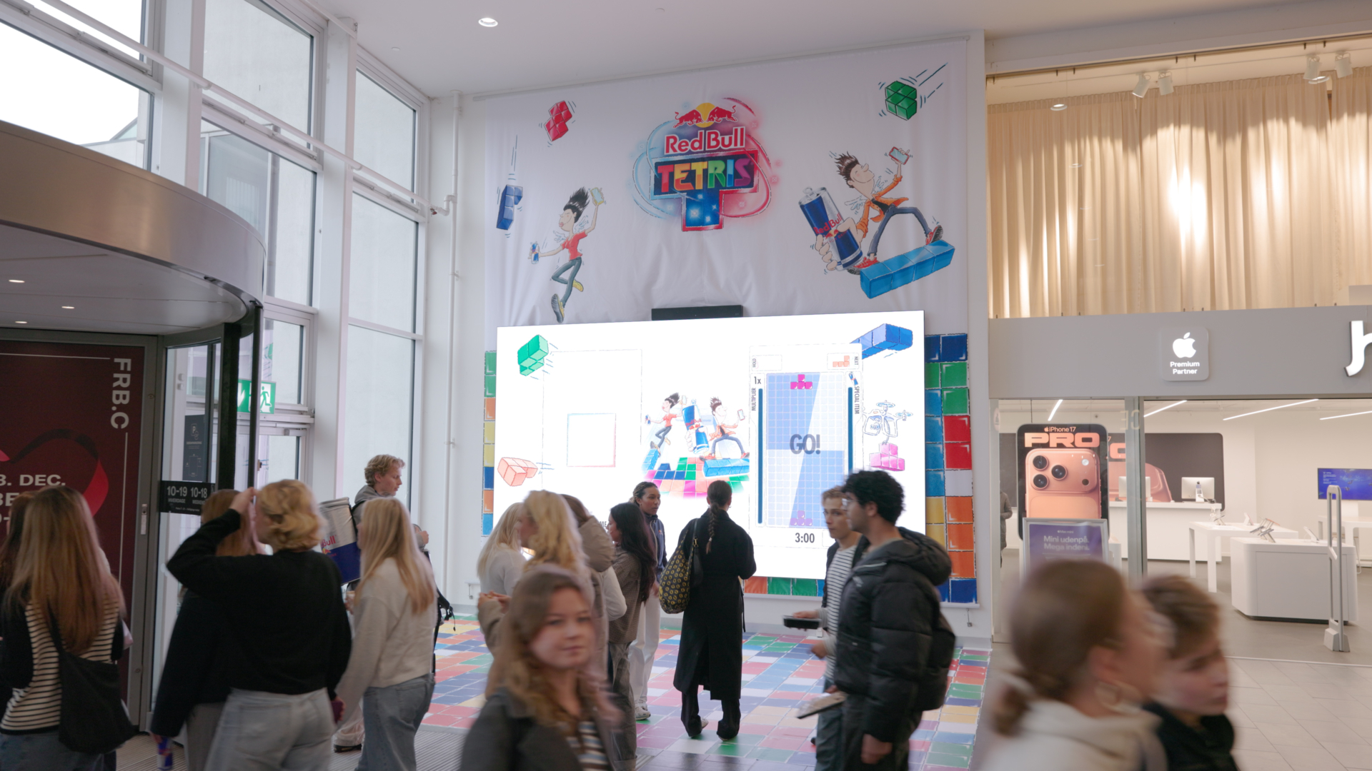 HCR_4696.00_00_30_22.Still014