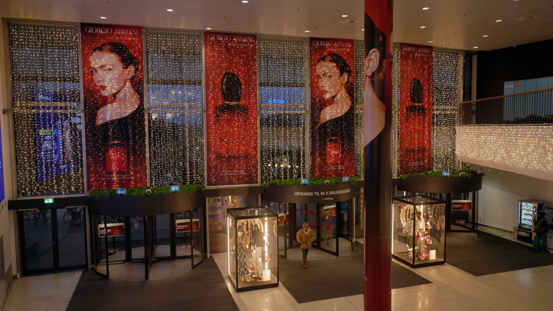 HCR_9118.00_00_08_01.Still002