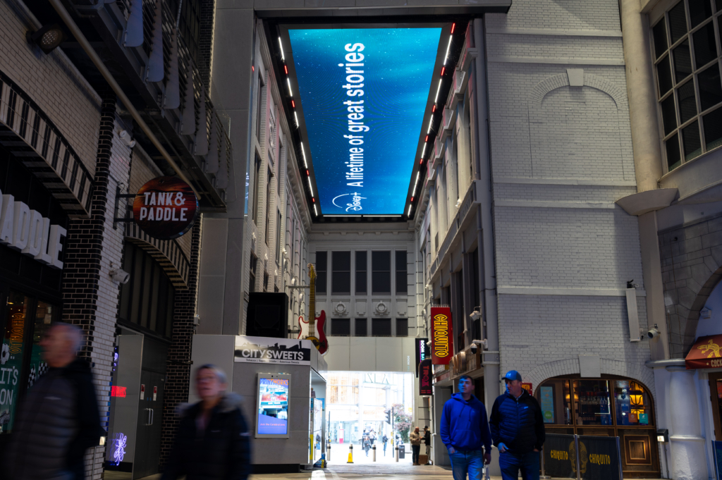 Disney, Skylighs, Dec-25-1