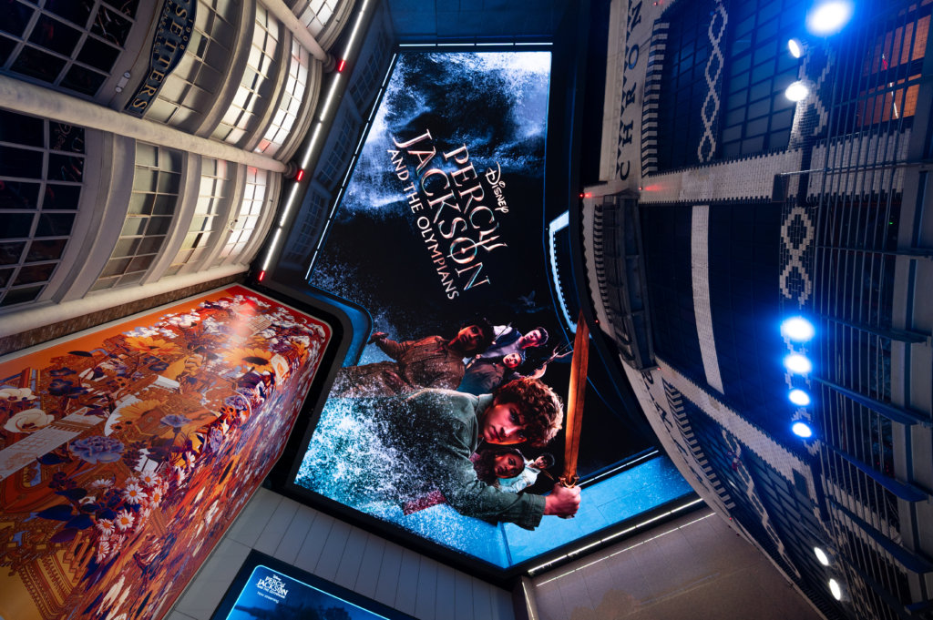 Disney, Skylighs, Dec-25-4