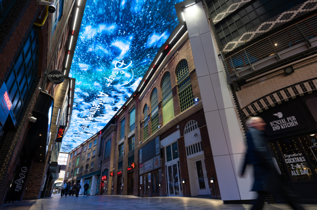 Disney, Skylighs, Dec-25-7