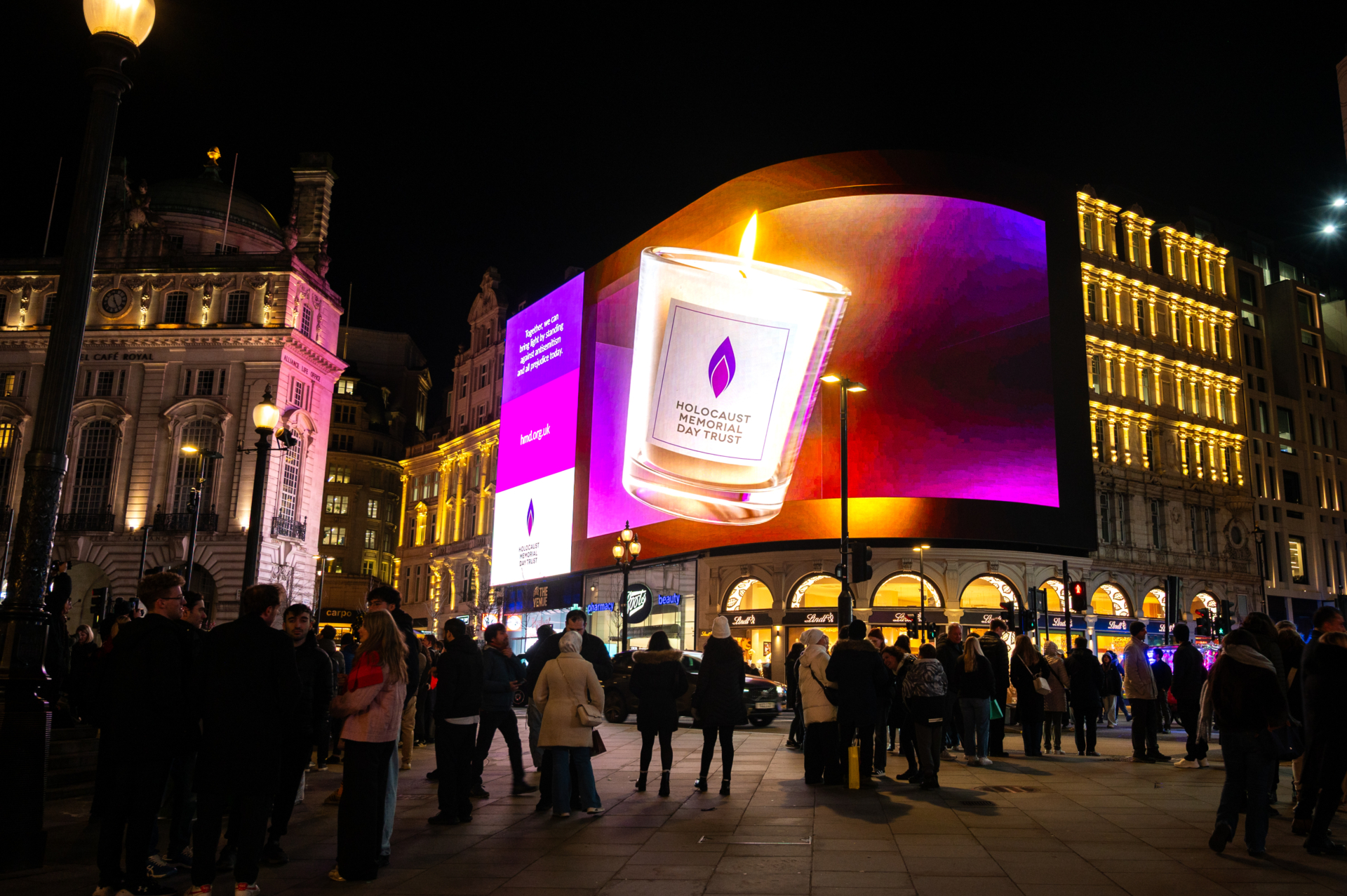 HMD, Piccadilly Lights, Jan-26-3.jpg