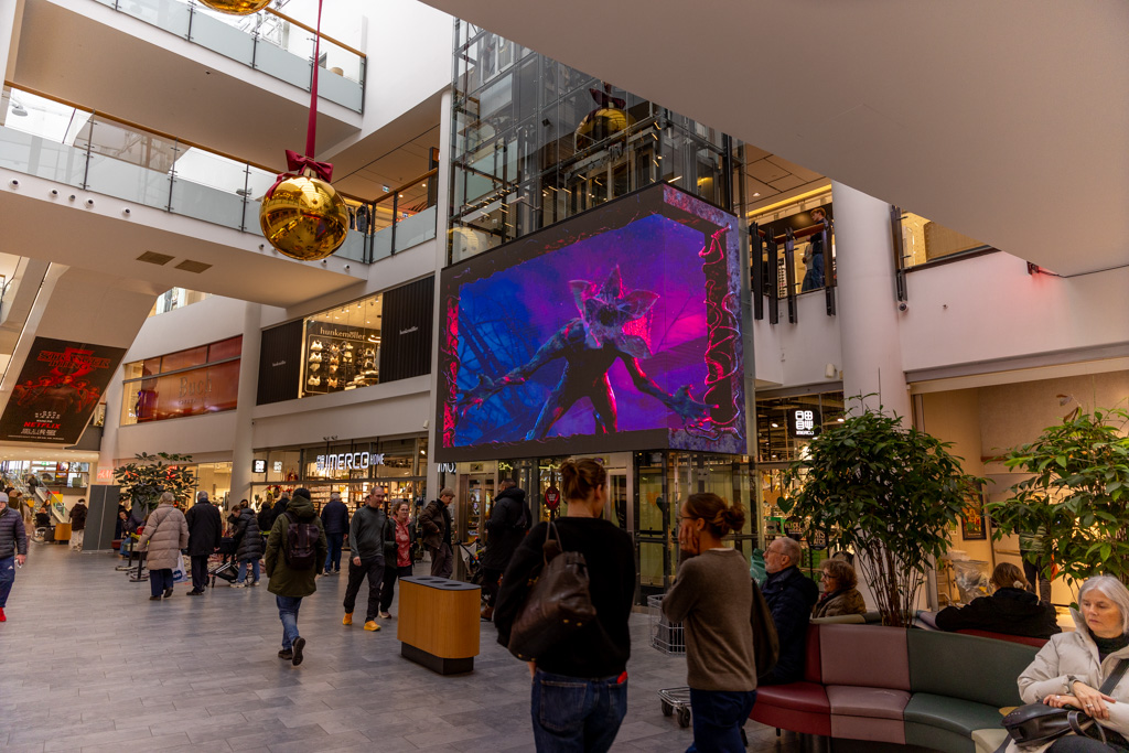 Netflix_Mall_06