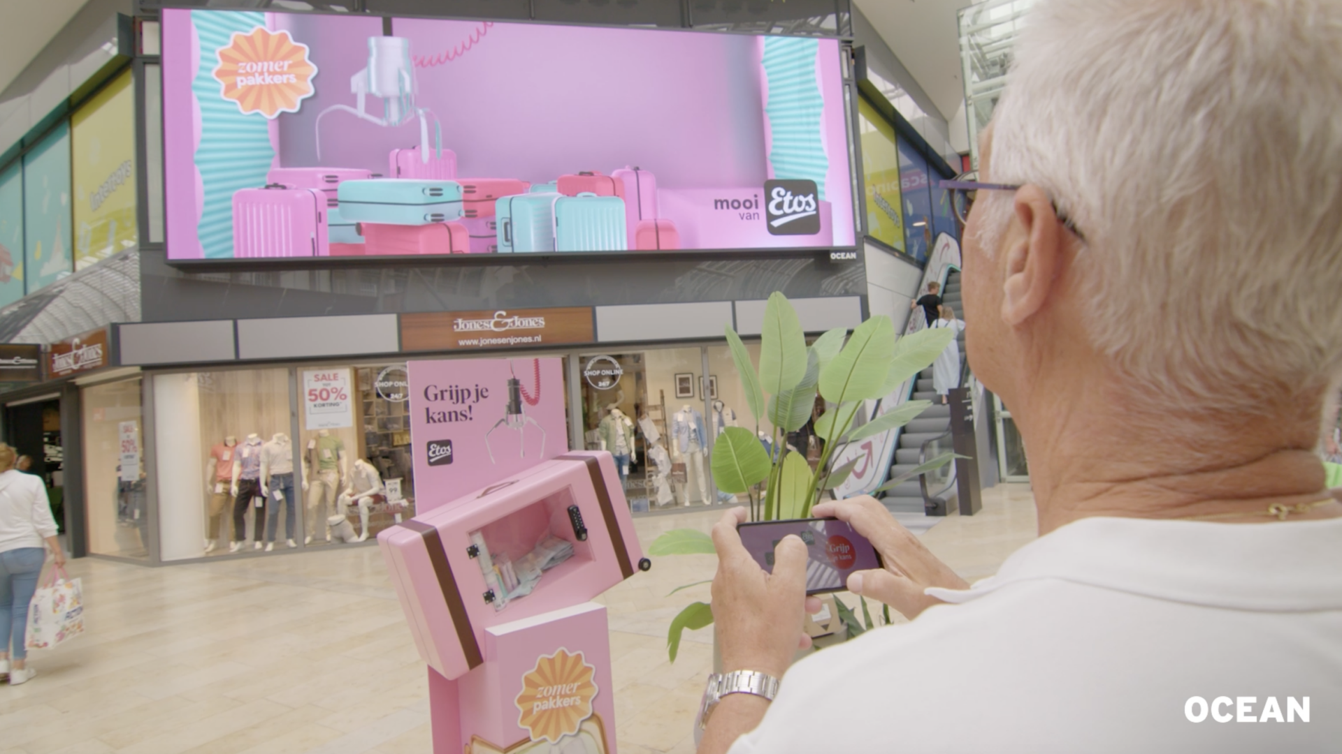 DCC winner Netherlands Etos campaign