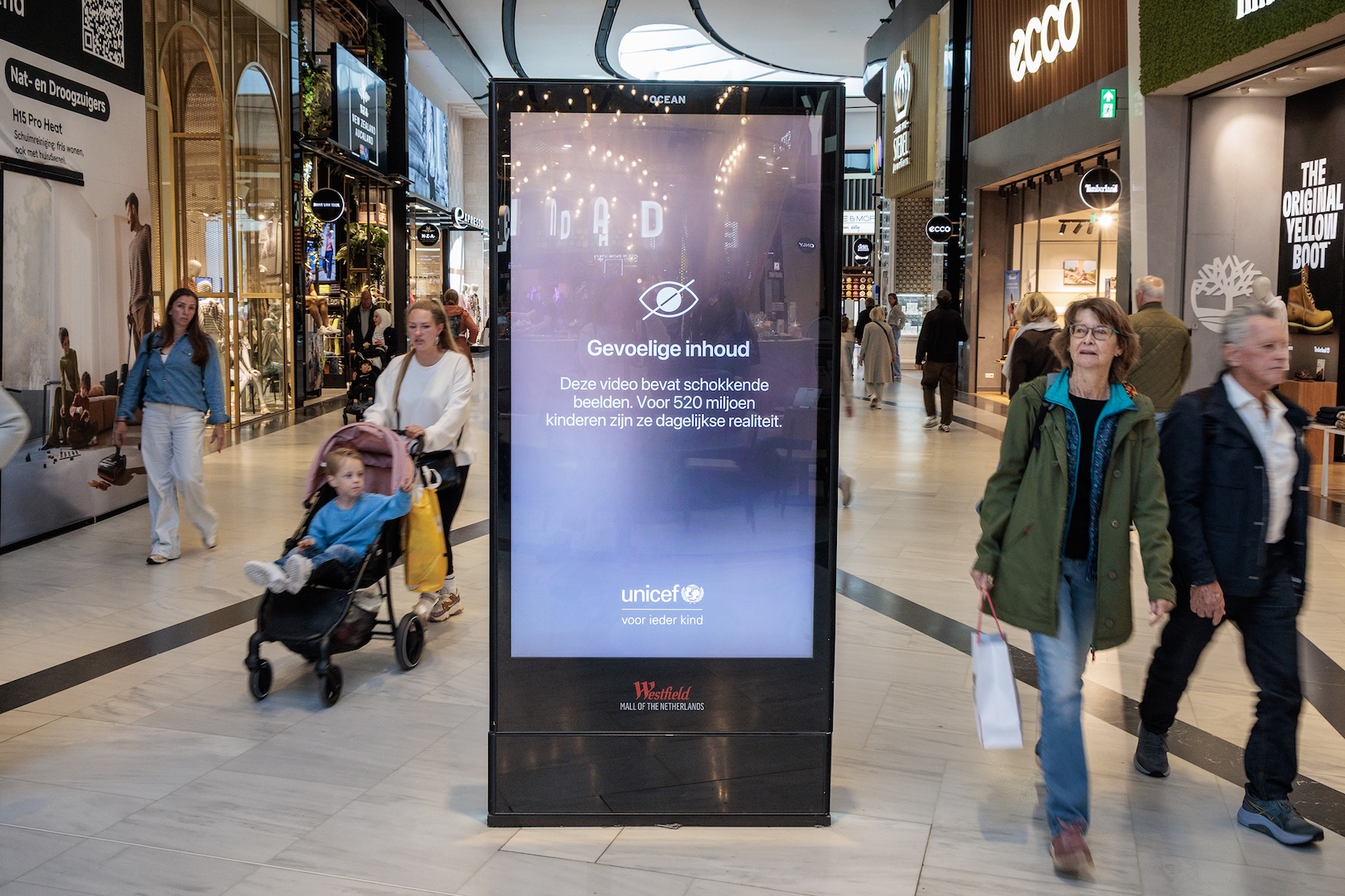 Ocean Outdoor_Leidschendam_Westfield_The Loop_Unicef_HR1