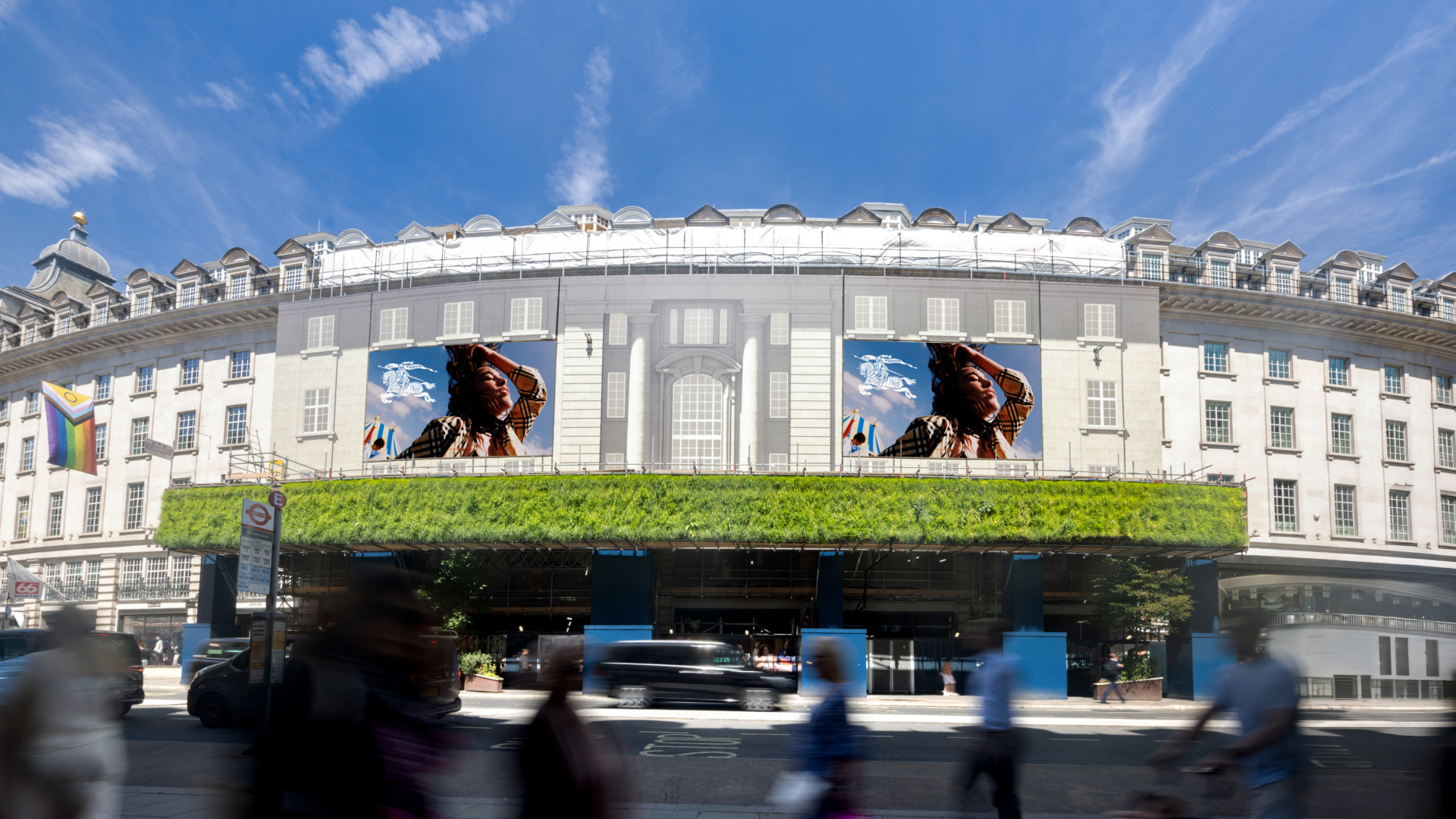 Burberry-Regent-St-Banners-jul26[59].jpg