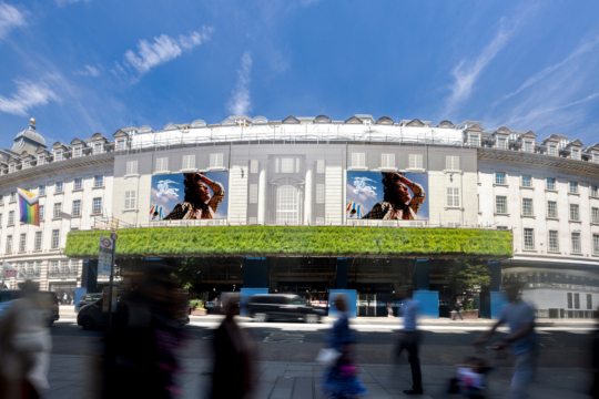 Burberry-Regent-St-Banners-jul26[59].jpg