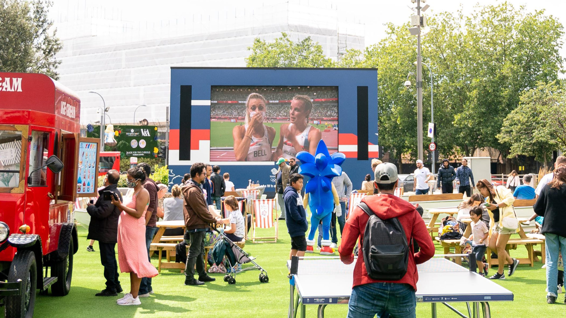 fanzone5.jpeg